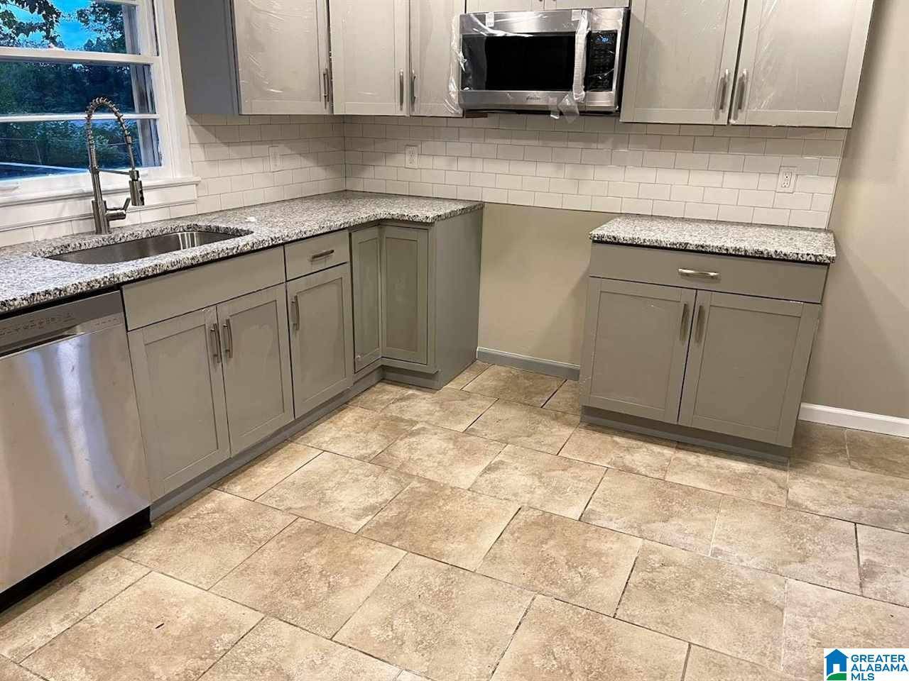 2520 5TH STREET NE, Center Point, AL 35215