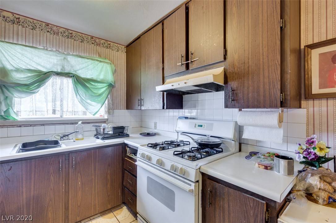 North Las Vegas, NV 89030,3122 Diana