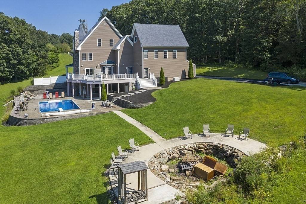 Hudson, NH 03051,10 Woodland Dr