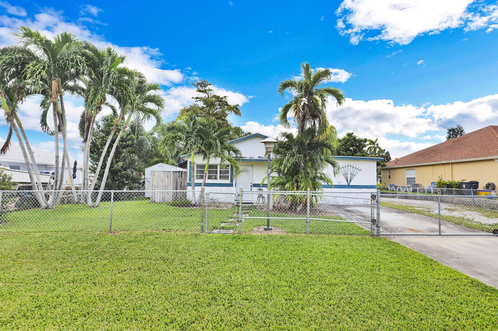 Lake Worth, FL 33462,6654 Riparian RD