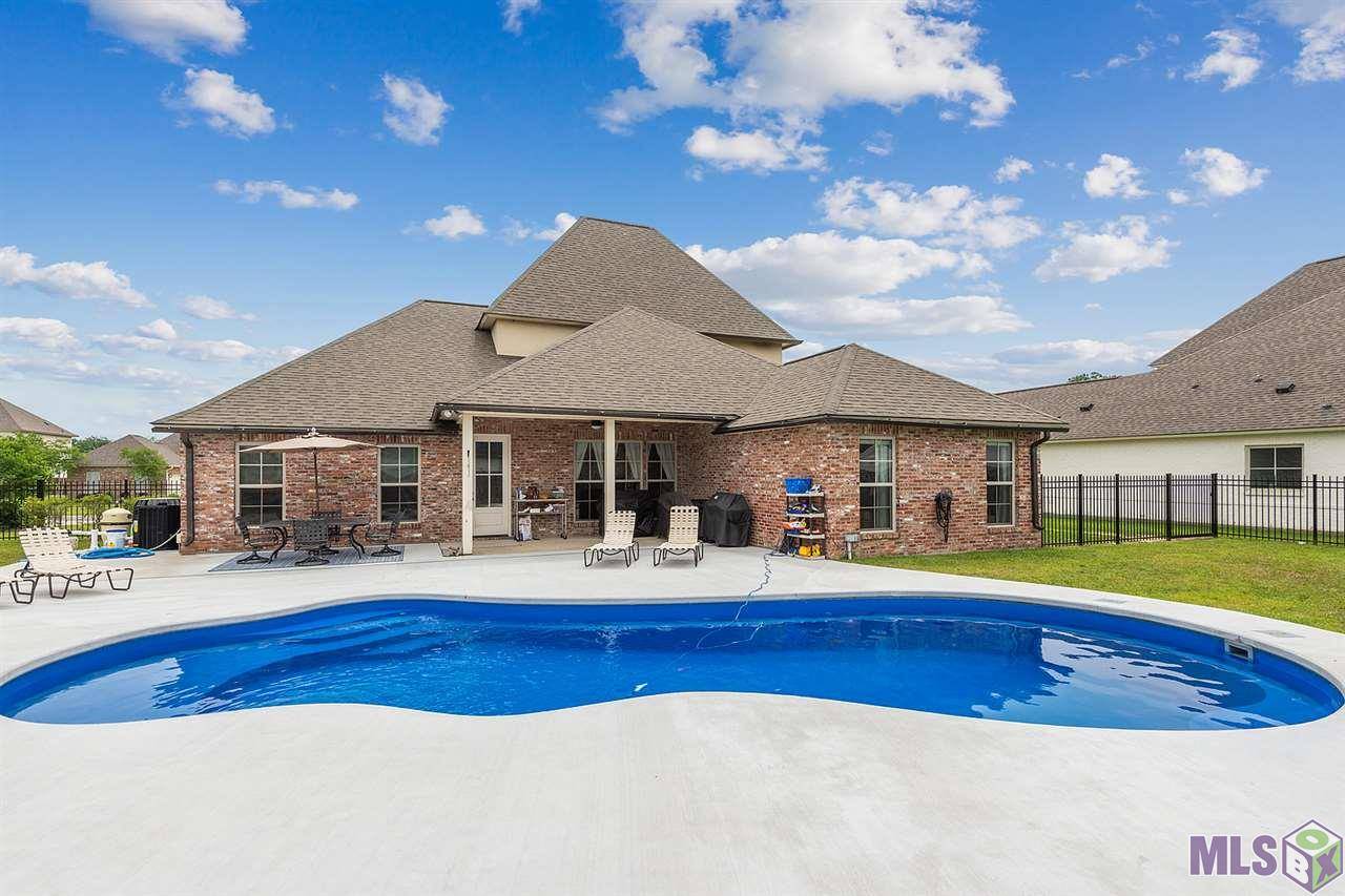 Zachary, LA 70791,3730 CLUB VIEW CT