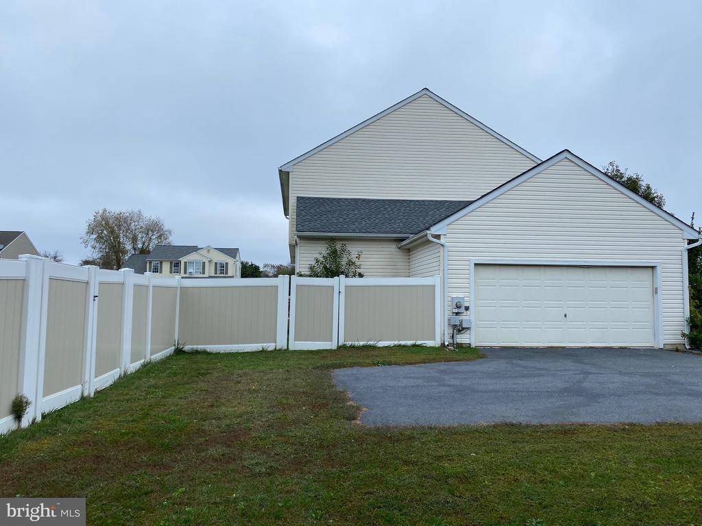 Middletown, DE 19709,226 HORSESHOE DR