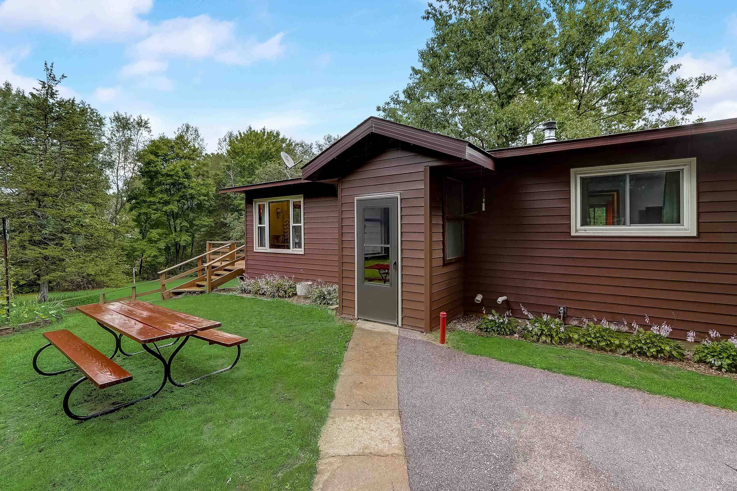 Baraboo, WI 53913,S3135 HOPE RD