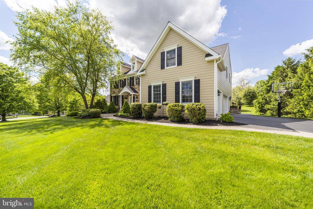 West Chester, PA 19382,1043 BUCKTAIL WAY