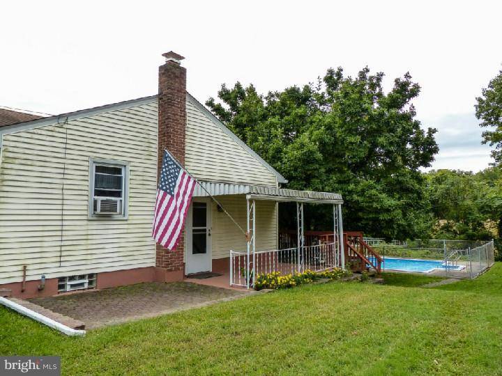 Riegelsville, PA 18077,747 FAIRMONT RD