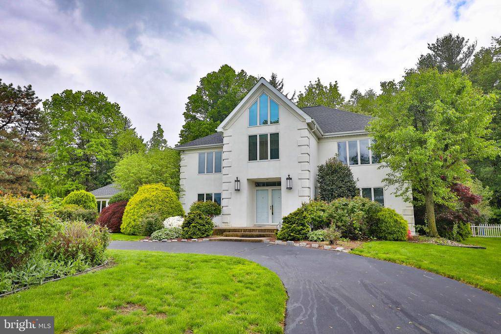 Huntingdon Valley, PA 19006,1868 AUTUMN LEAF LN